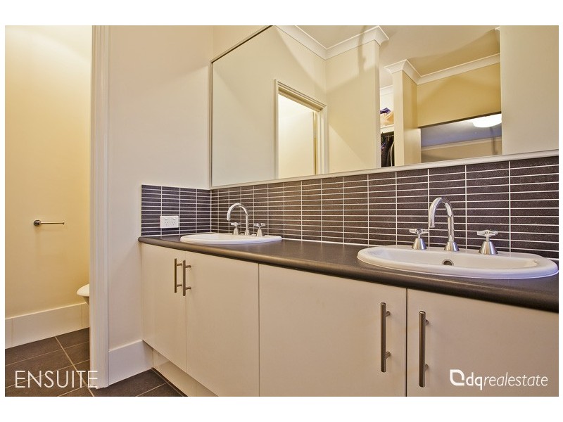 33 Bathurst Gardens, Darch WA 6065