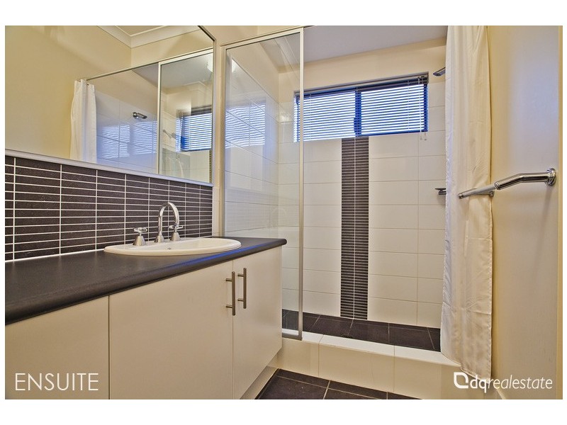 33 Bathurst Gardens, Darch WA 6065