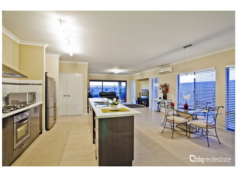 33 Bathurst Gardens, Darch WA 6065
