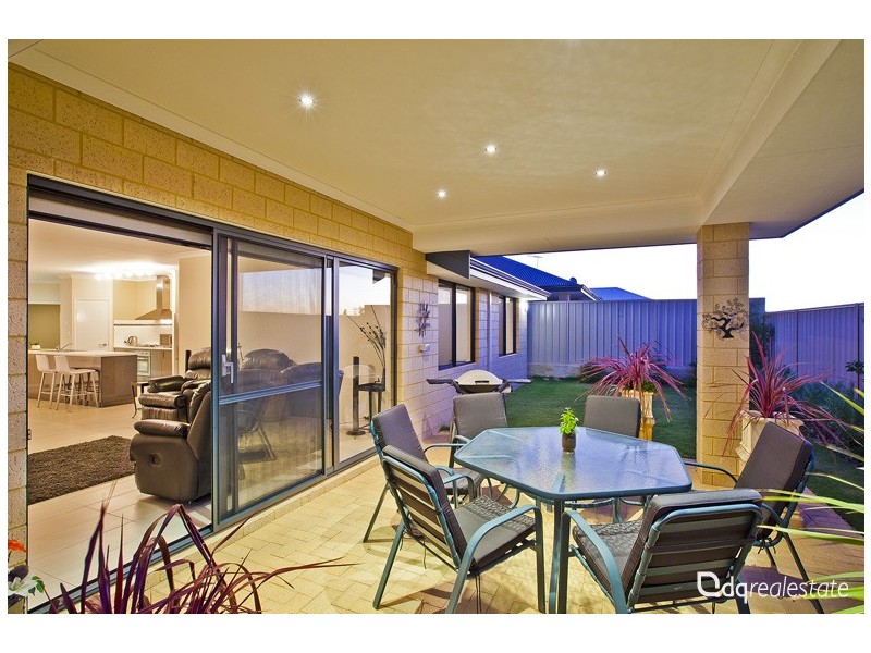 33 Bathurst Gardens, Darch WA 6065