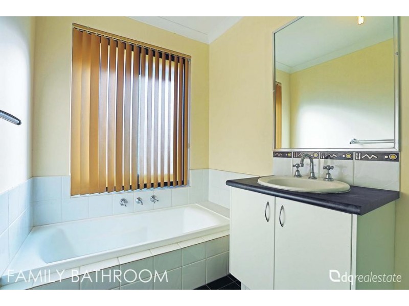 7 Cozens Road, Tapping WA 6065