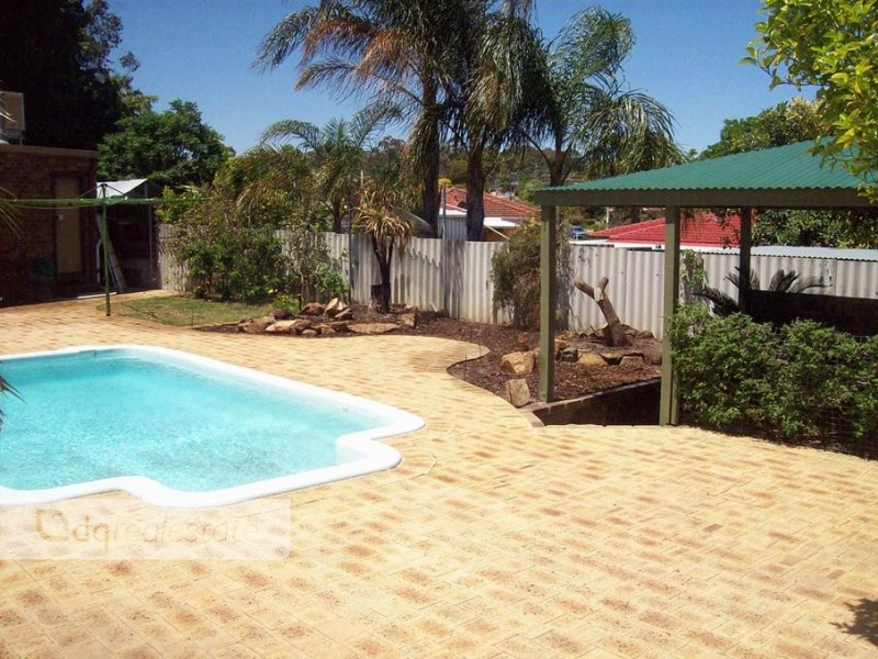 20 Whitworth Avenue, Girrawheen WA 6064