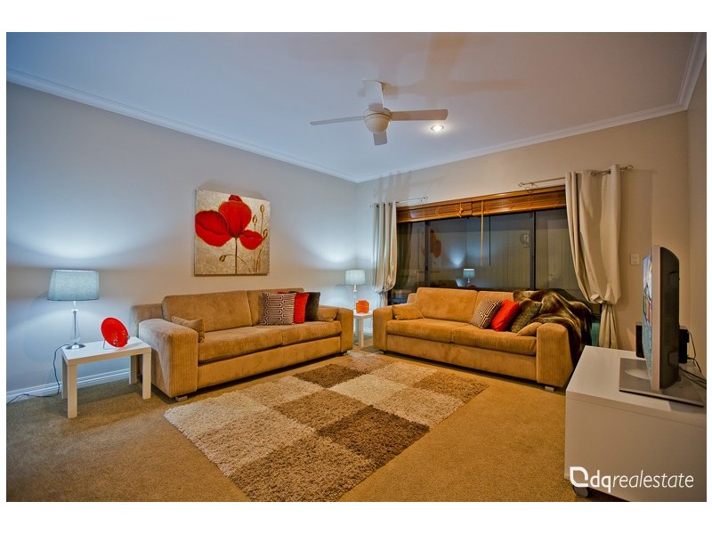 1 Shiralee Bend, Carramar WA 6031