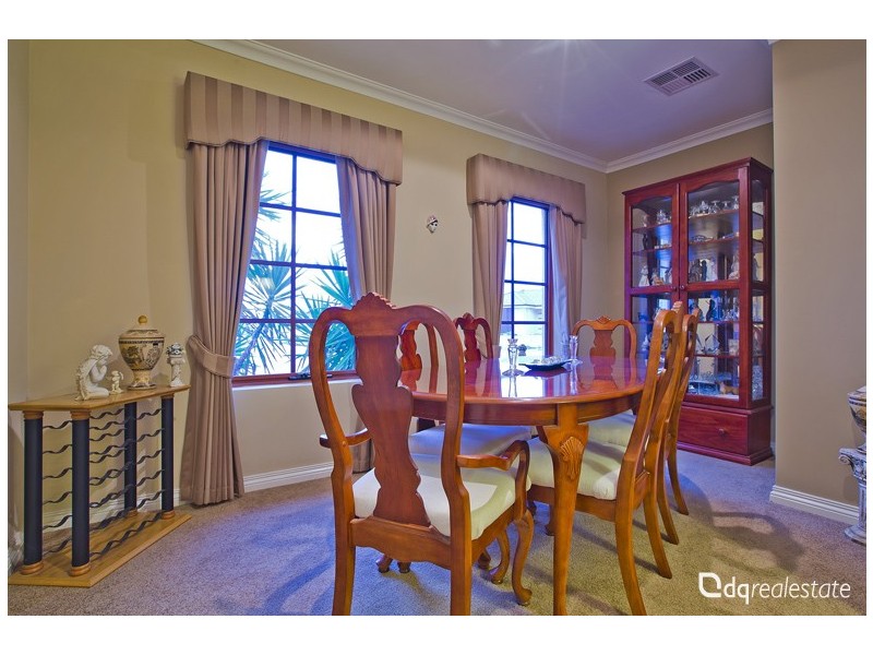 1 Shiralee Bend, Carramar WA 6031