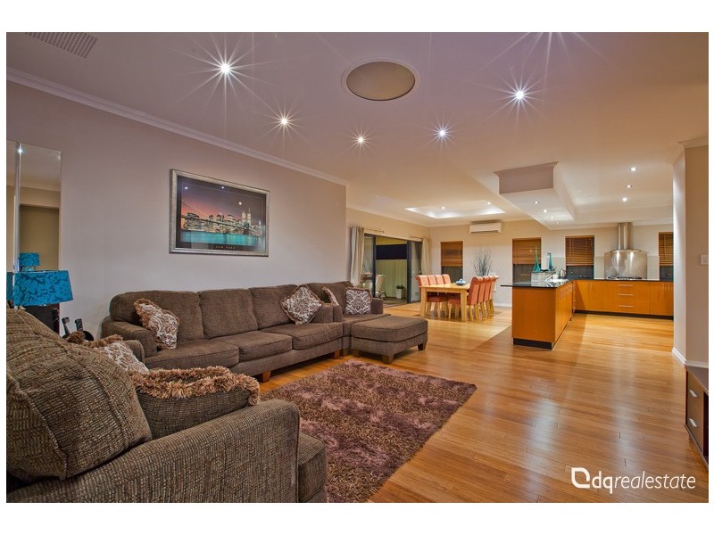 1 Shiralee Bend, Carramar WA 6031