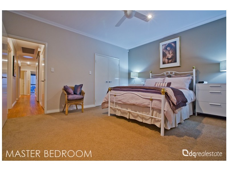 1 Shiralee Bend, Carramar WA 6031