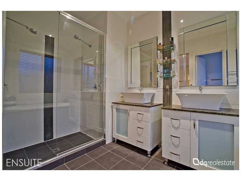 1 Shiralee Bend, Carramar WA 6031