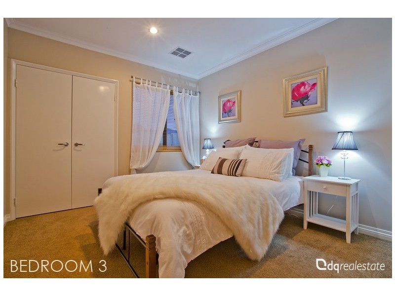 1 Shiralee Bend, Carramar WA 6031