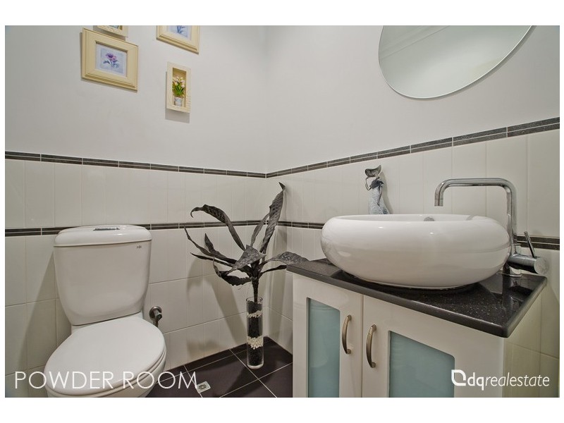 1 Shiralee Bend, Carramar WA 6031