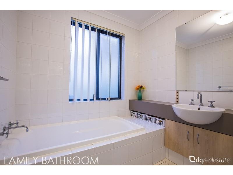 B/25 Steyning Way, Westminster WA 6061