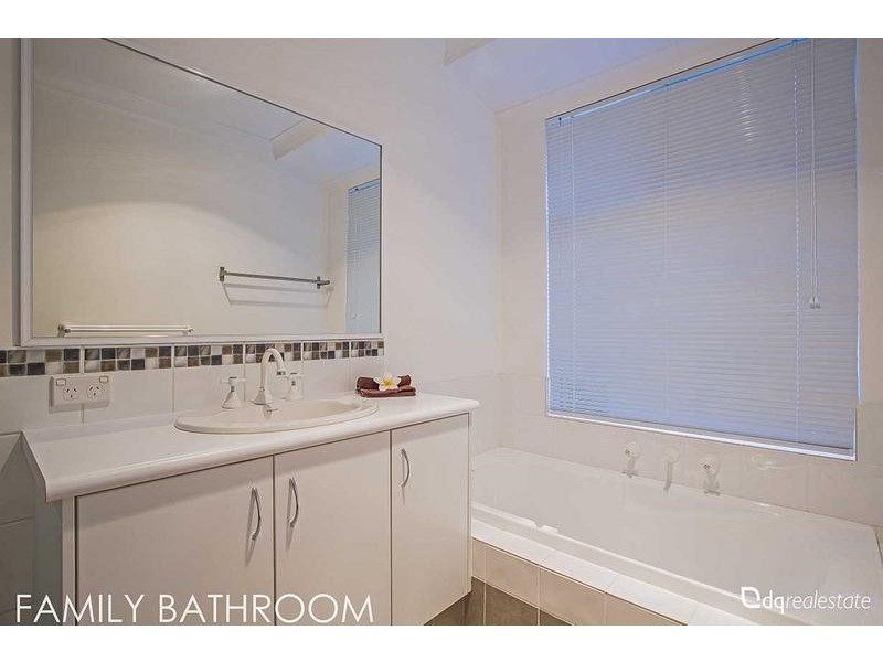 5 Gerygone Pass, Tapping WA 6065