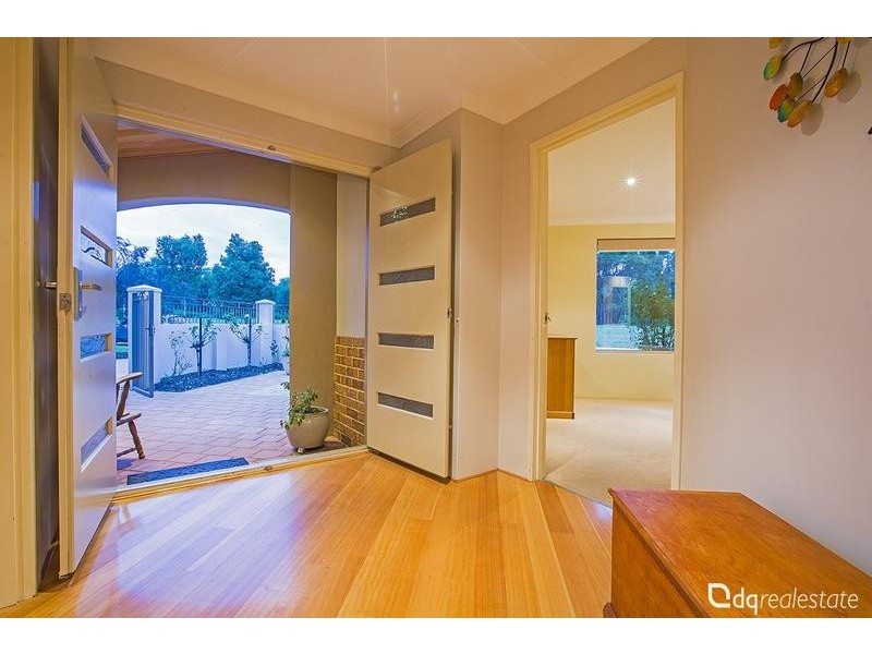 25 Palmerston Crescent, Tapping WA 6065