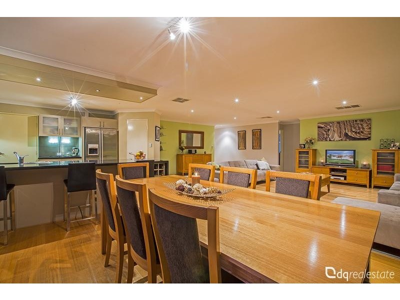 25 Palmerston Crescent, Tapping WA 6065