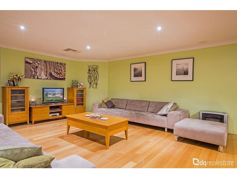 25 Palmerston Crescent, Tapping WA 6065