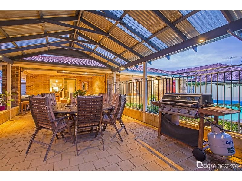 25 Palmerston Crescent, Tapping WA 6065