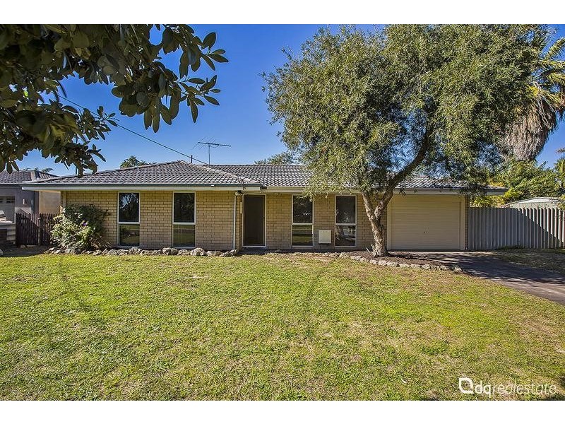 8 Waidup Street, Wanneroo WA 6065