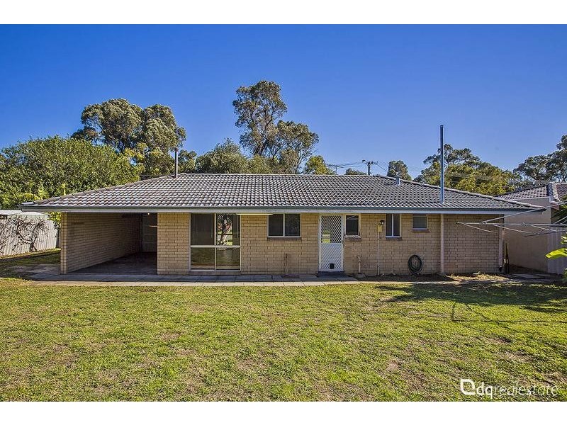 8 Waidup Street, Wanneroo WA 6065