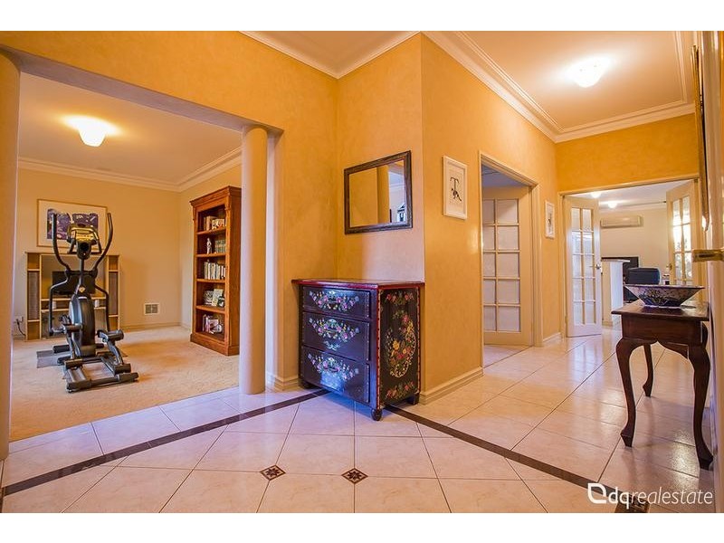 6 Goldfinch Loop, Woodvale WA 6026