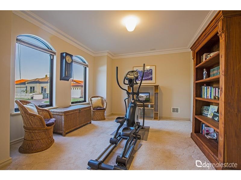 6 Goldfinch Loop, Woodvale WA 6026