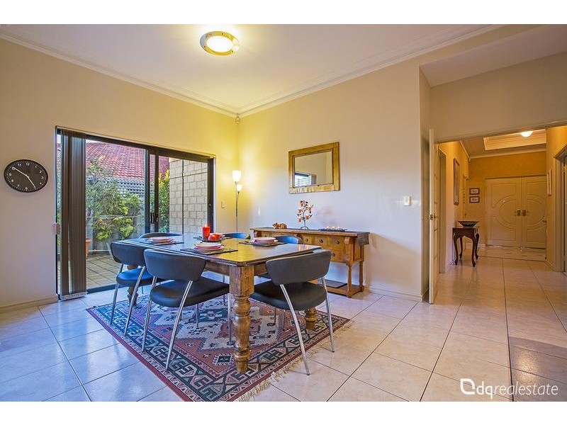 6 Goldfinch Loop, Woodvale WA 6026