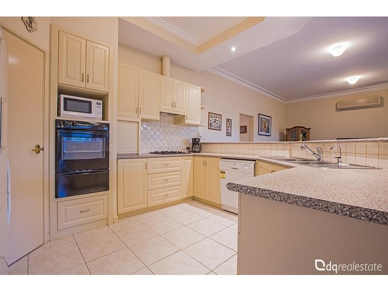 6 Goldfinch Loop, Woodvale WA 6026