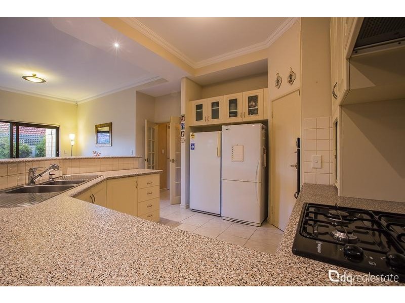 6 Goldfinch Loop, Woodvale WA 6026