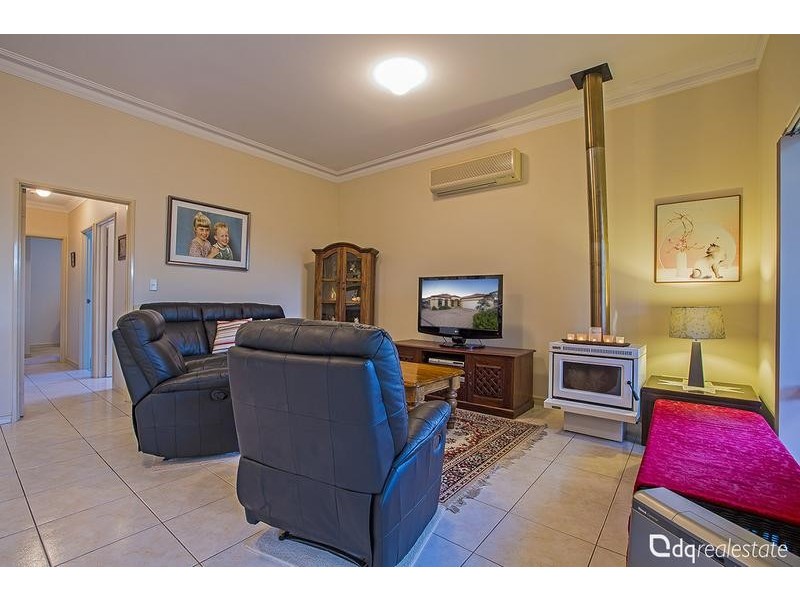 6 Goldfinch Loop, Woodvale WA 6026