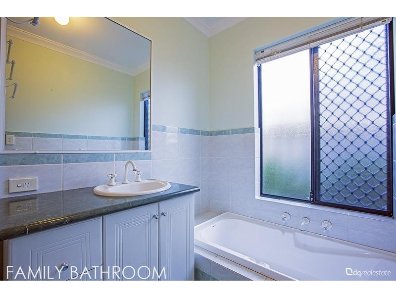 6 Goldfinch Loop, Woodvale WA 6026