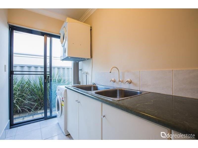 6 Goldfinch Loop, Woodvale WA 6026