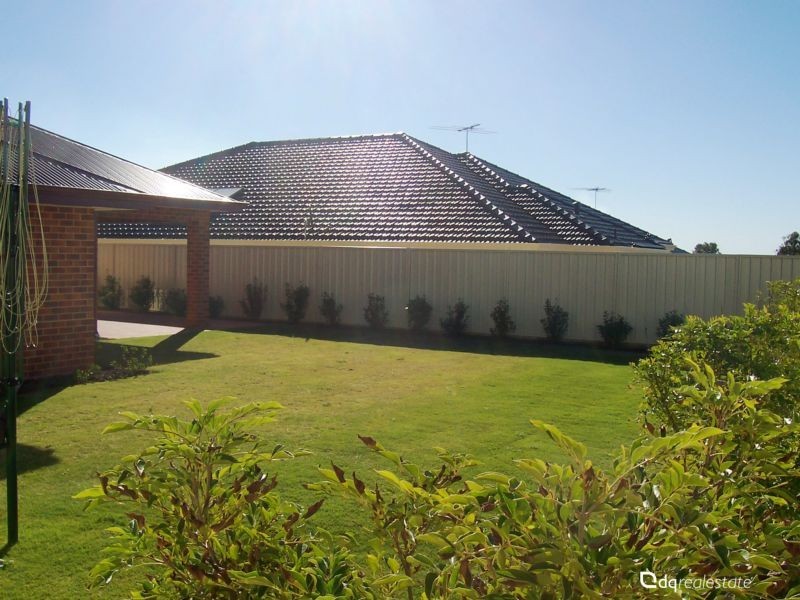 27 Condro Bend, Sinagra WA 6065