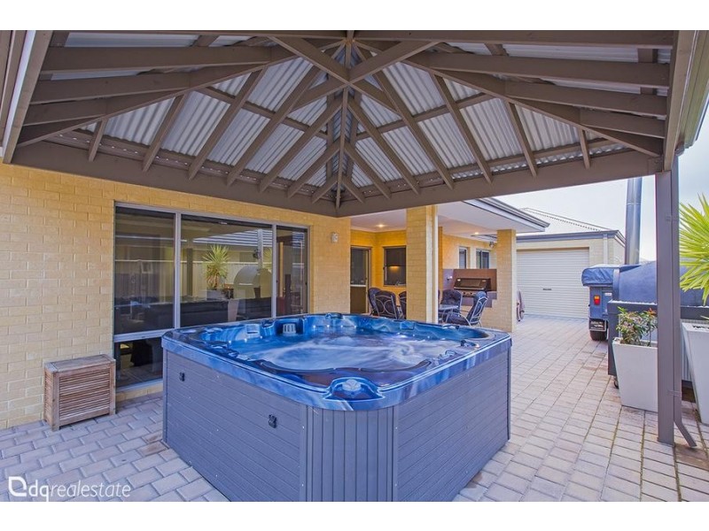 14 Eastman Turn, Tapping WA 6065