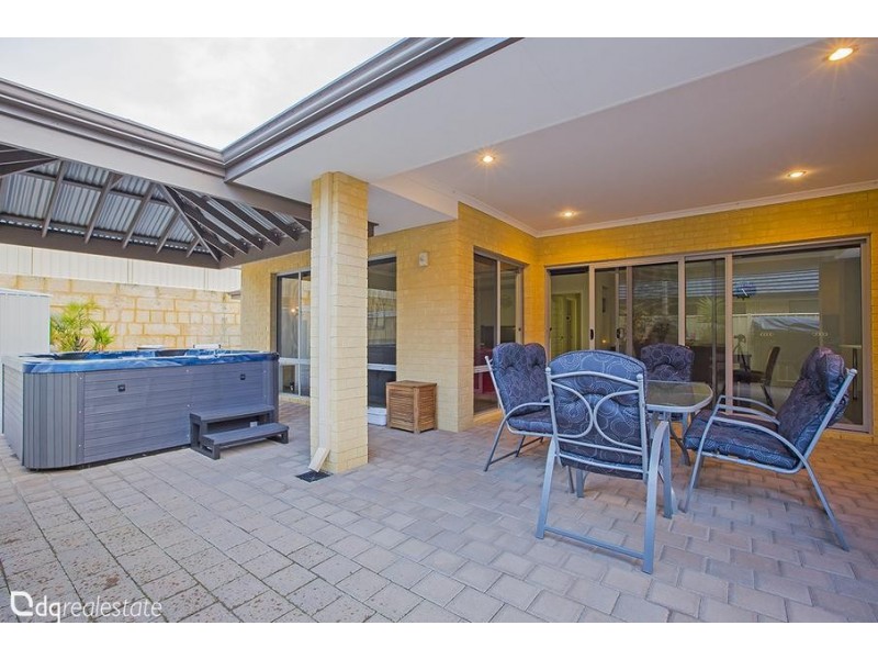 14 Eastman Turn, Tapping WA 6065