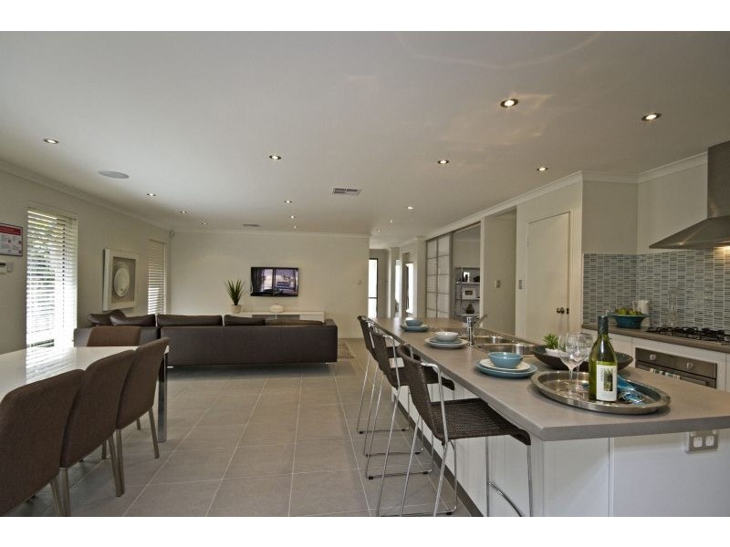 31 Botanic Ave, Banksia Grove WA 6031