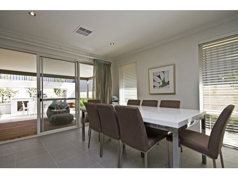 31 Botanic Ave, Banksia Grove WA 6031