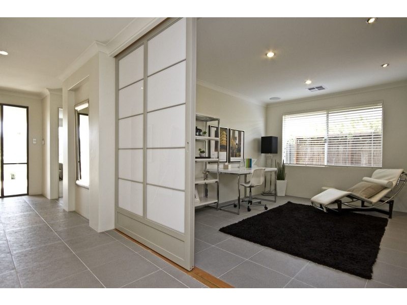 31 Botanic Ave, Banksia Grove WA 6031