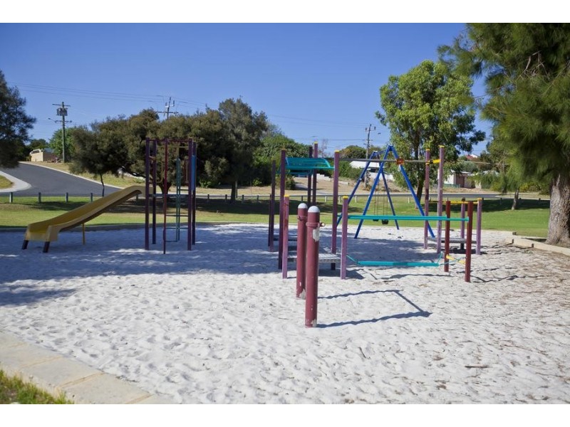 5 Schooner Place, Yanchep WA 6035