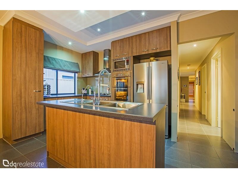 20 Hillsdale Rise, Darch WA 6065