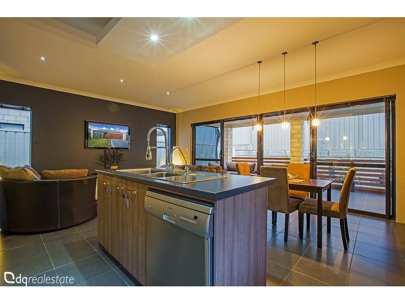 20 Hillsdale Rise, Darch WA 6065