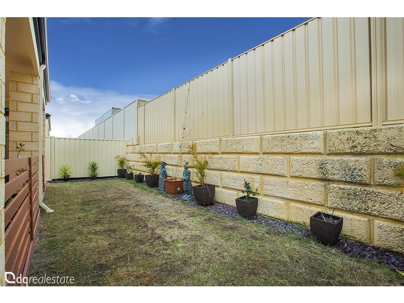 20 Hillsdale Rise, Darch WA 6065