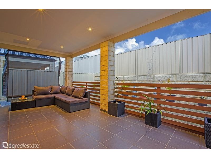 20 Hillsdale Rise, Darch WA 6065