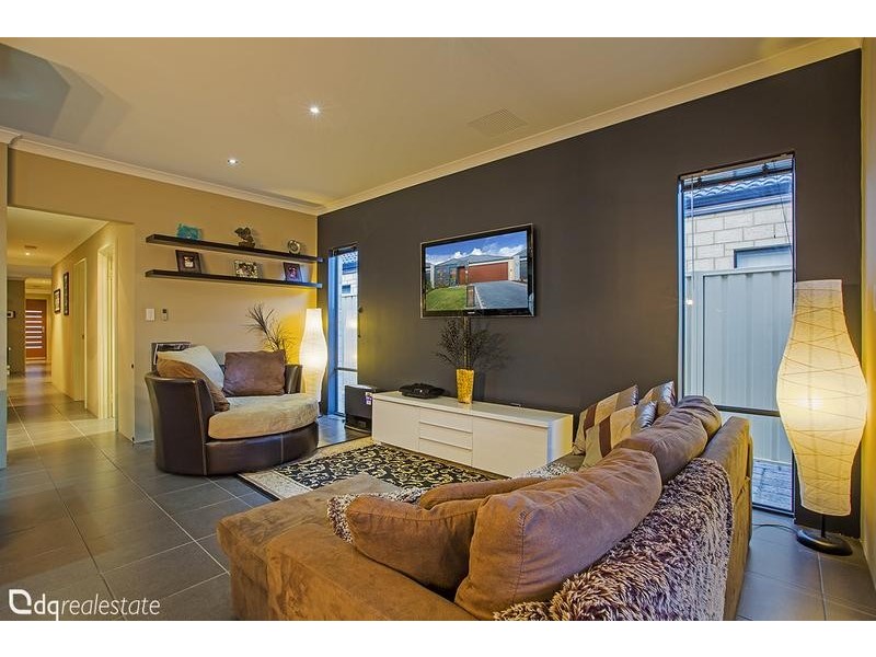 20 Hillsdale Rise, Darch WA 6065