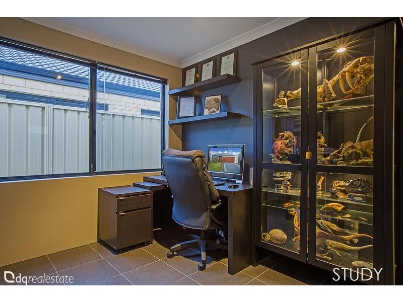 20 Hillsdale Rise, Darch WA 6065