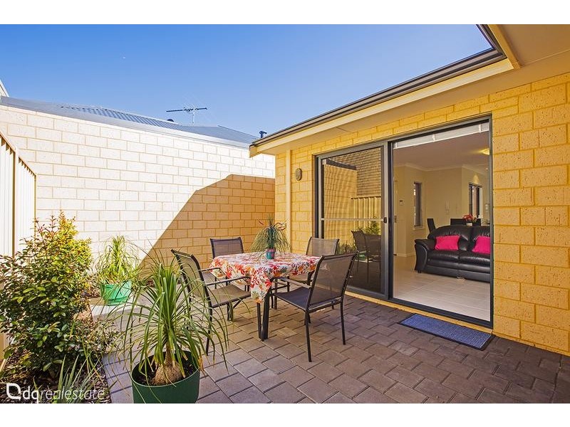 9/243 Timberlane Drive, Woodvale WA 6026