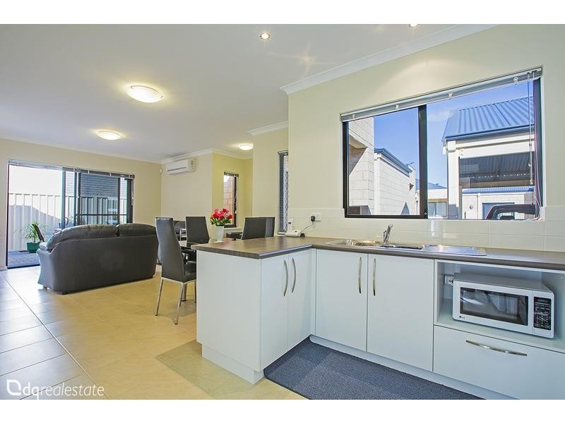 9/243 Timberlane Drive, Woodvale WA 6026