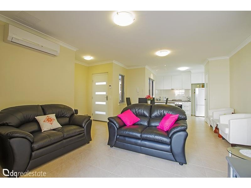 9/243 Timberlane Drive, Woodvale WA 6026