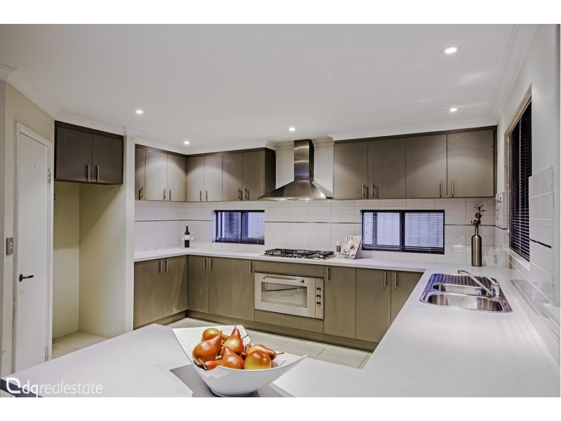 12 Willeroo Chase, Carramar WA 6031