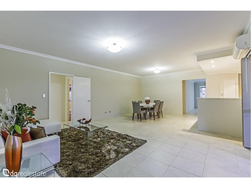 12 Willeroo Chase, Carramar WA 6031
