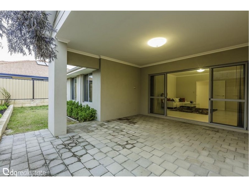 12 Willeroo Chase, Carramar WA 6031