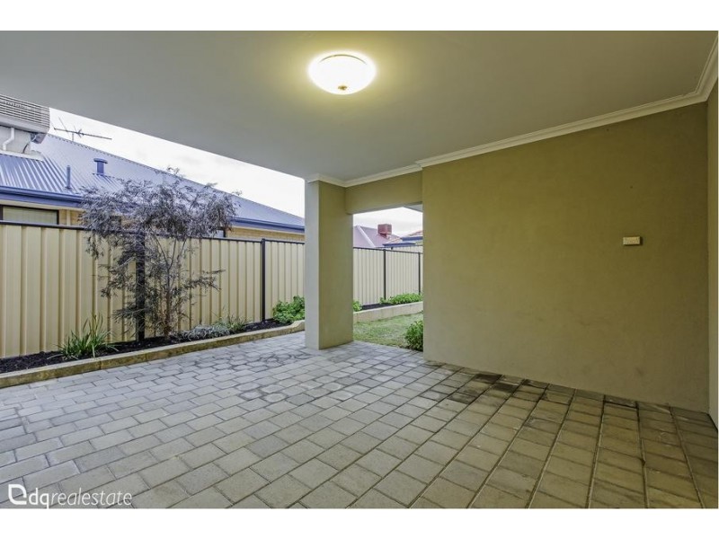 12 Willeroo Chase, Carramar WA 6031