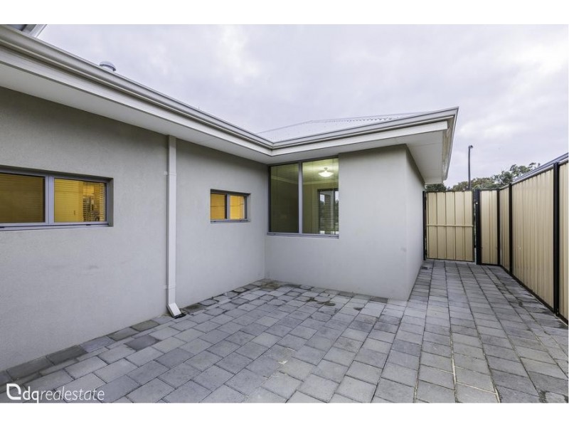 12 Willeroo Chase, Carramar WA 6031